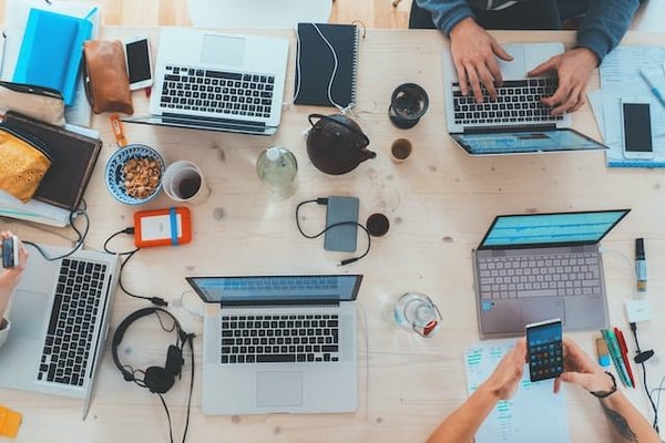 Les secrets d'un vendeur en informatique: Comment faire les meilleurs choix technologiques pour votre entreprise